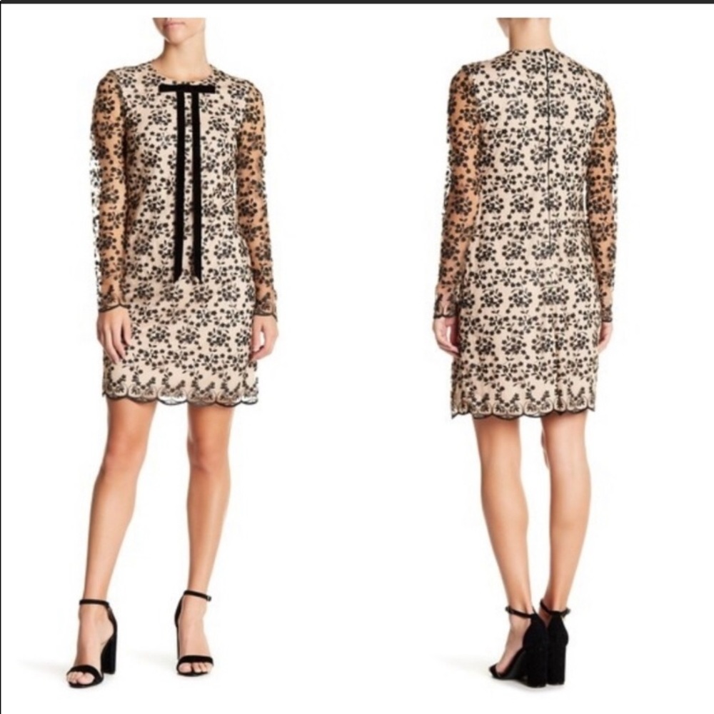 ♥️ 1 left ♥️Betsy Johnson Floral Embroidery Dress